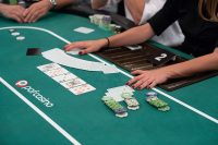 4 Methods Online Gambling Could make You Invincible